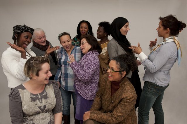 Een diverse groep vrouwen lacht samen — Ladies Day Out, Hia Brabant